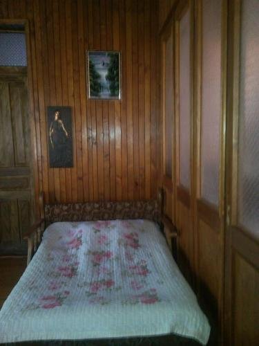 Зугдиди: Gvanca and George house