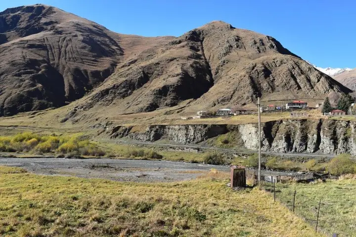 Степанцминда: Traveler Kazbegi Guesthouse