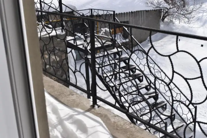 Степанцминда: Traveler Kazbegi Guesthouse
