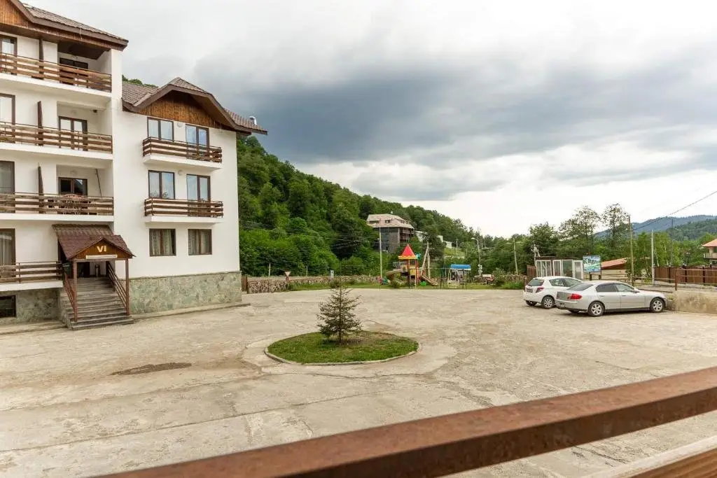 Бакуриани: Bakuriani crystalville