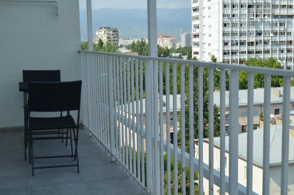 Тбилиси: Green apartment in Digomi Massive