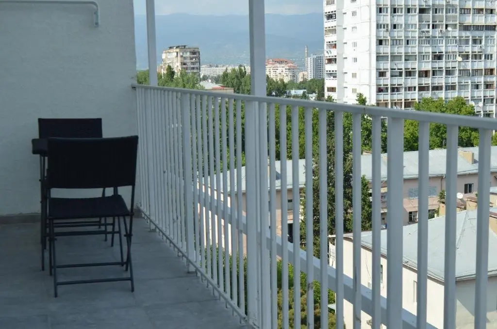 Тбилиси: Green apartment in Digomi Massive