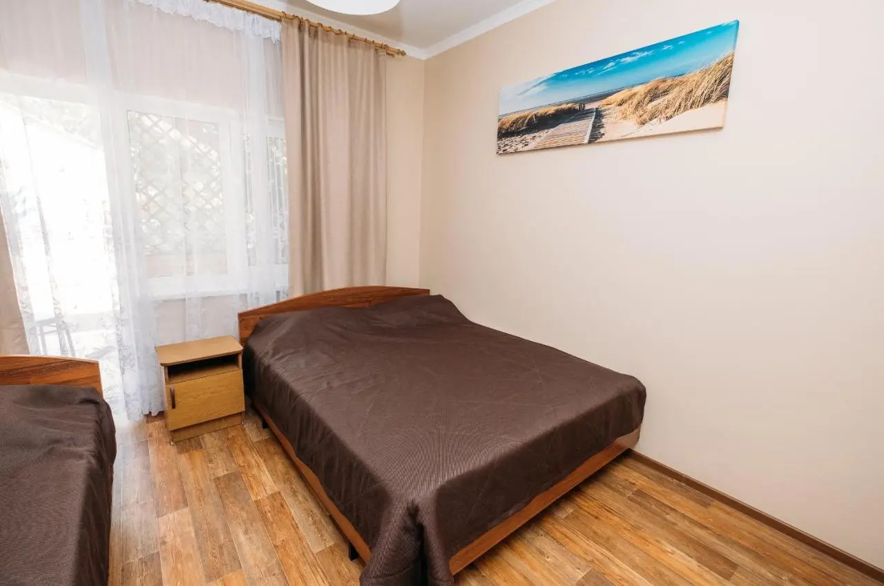 Витязево: Guest House Nina