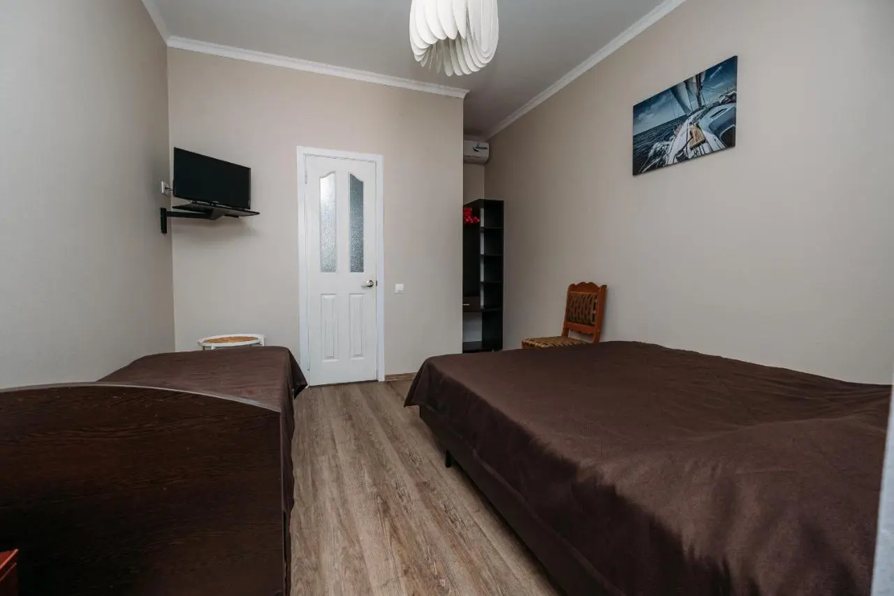 Витязево: Guest House Nina