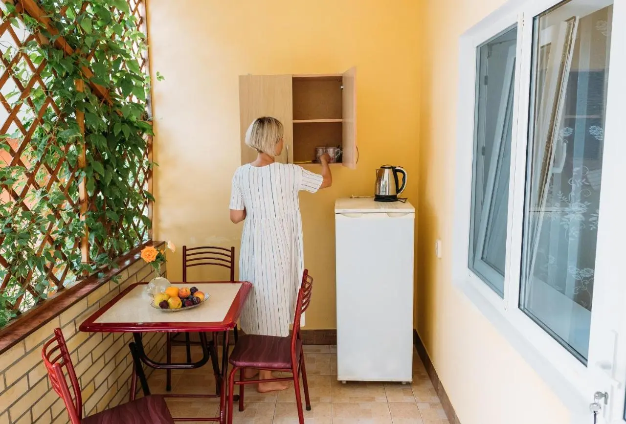 Витязево: Guest House Nina