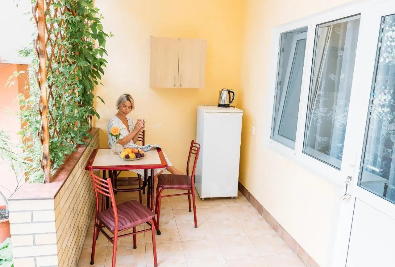 Витязево: Guest House Nina