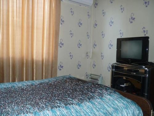 Дарчели: Bukona House