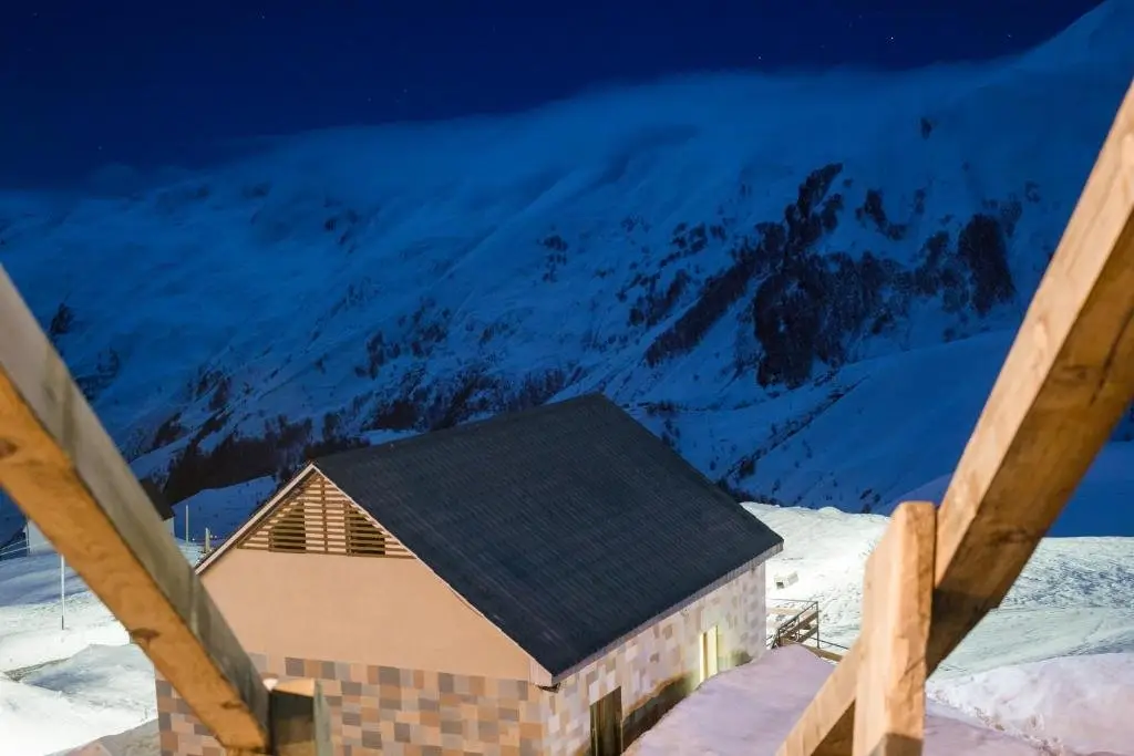 Гудаури: gudauri private cottage