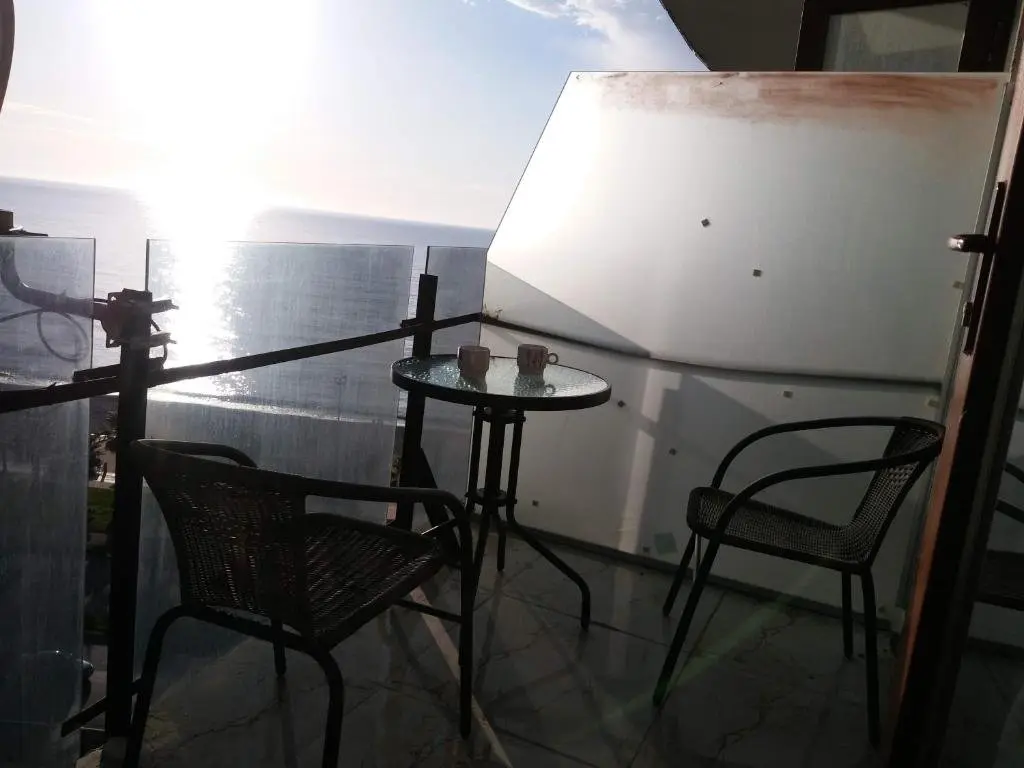 Батуми: Apartment on the back sea (selazir)