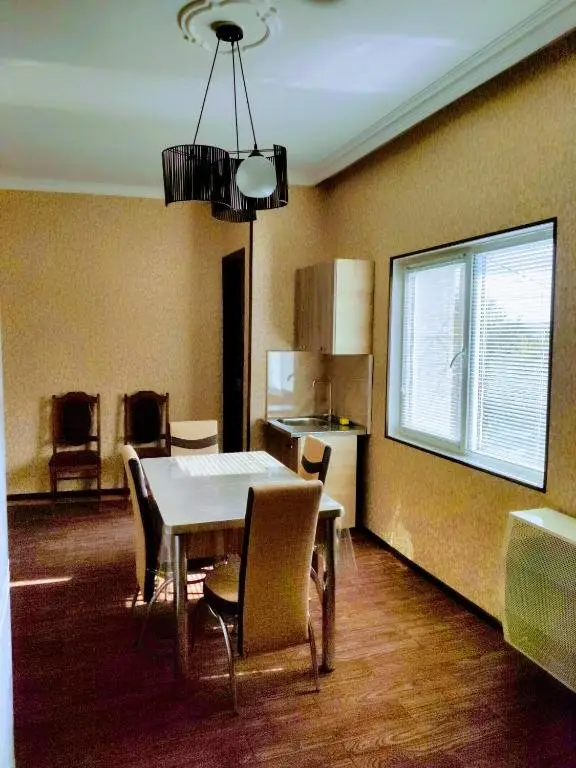 Телави: New Lux Guesthouse
