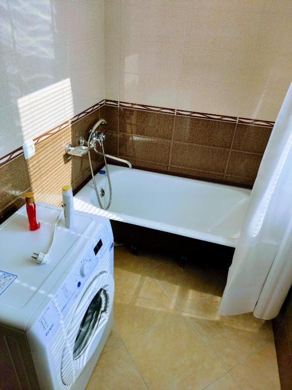 Телави: New Lux Guesthouse
