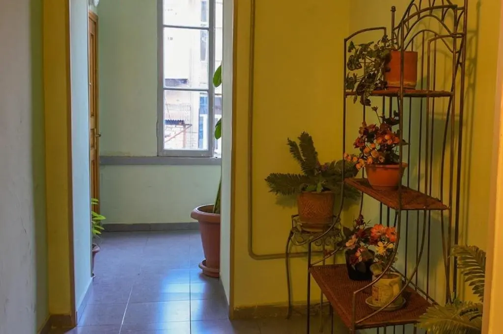 Тбилиси: Pisos Flat on Perovskaya Street