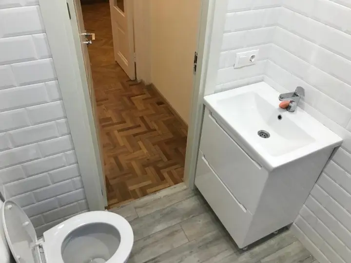 Тбилиси: City center historical building apartment