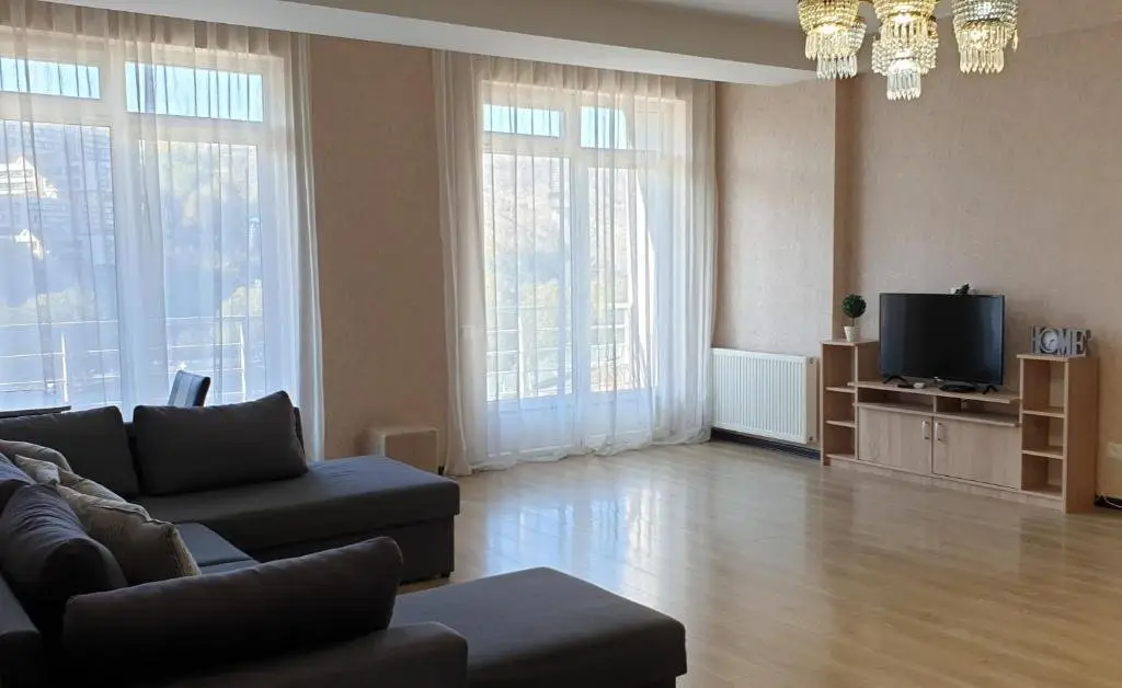Тбилиси: apartment on khosharauli street