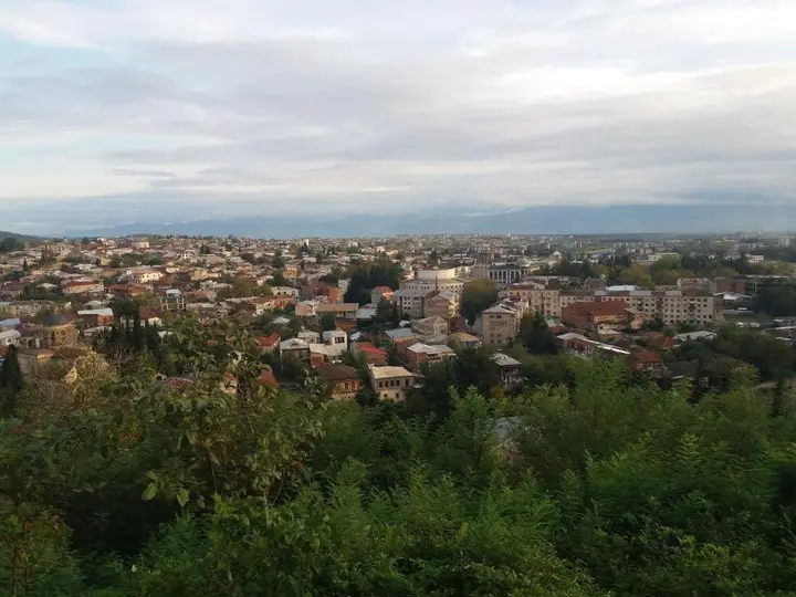 Кутаиси: Reni Apartment