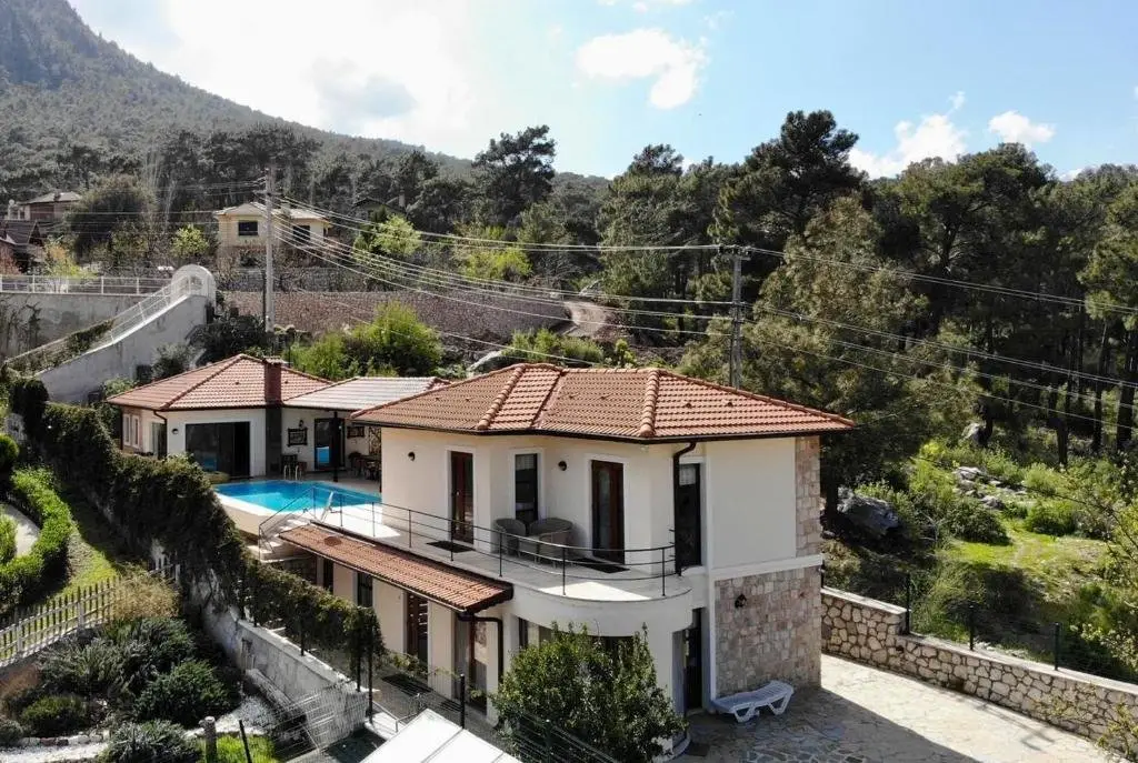 Геделлер: Villa Antalya Esiyok