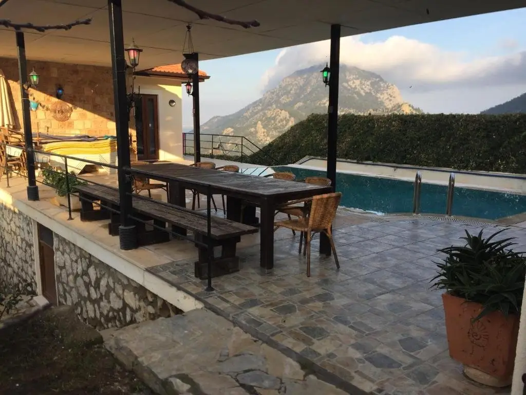 Геделлер: Villa Antalya Esiyok