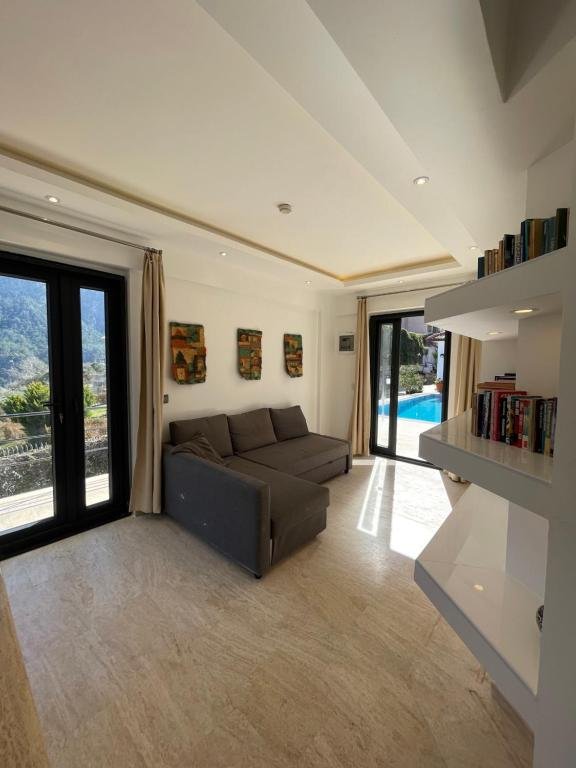 Геделлер: Villa Antalya Esiyok