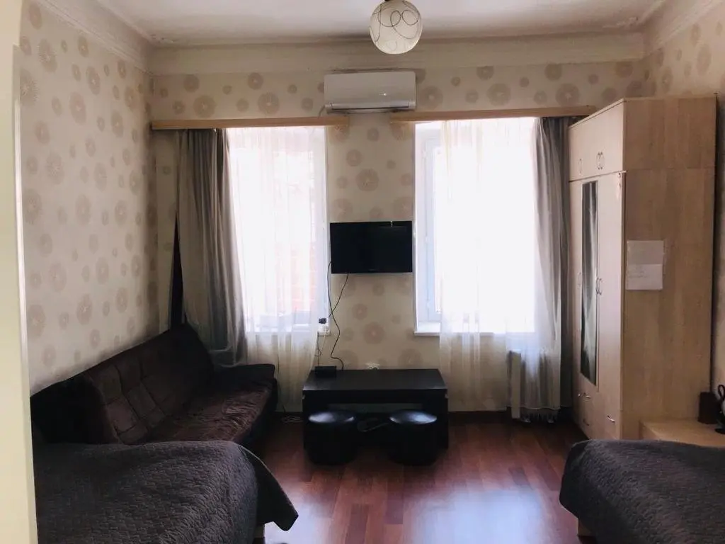 Тбилиси: Apartment on rustaveli