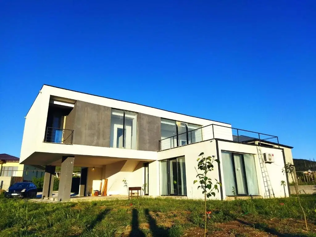 Тбилиси: cheerful 5-bedroom home near lisi lake