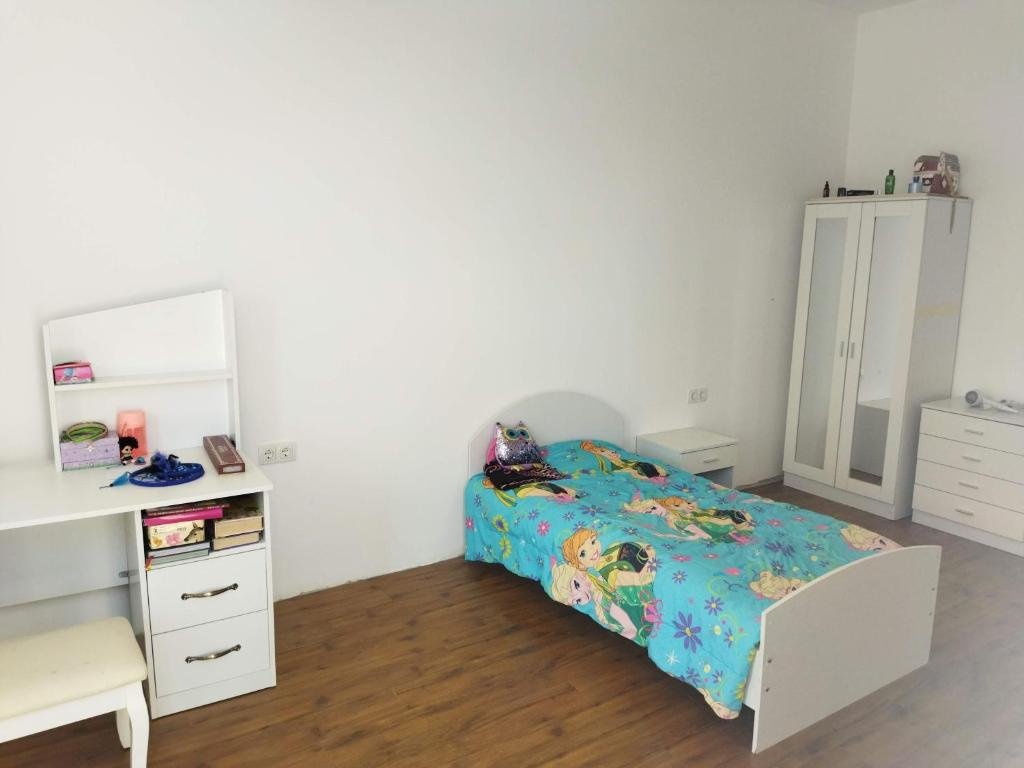 Тбилиси: cheerful 5-bedroom home near lisi lake