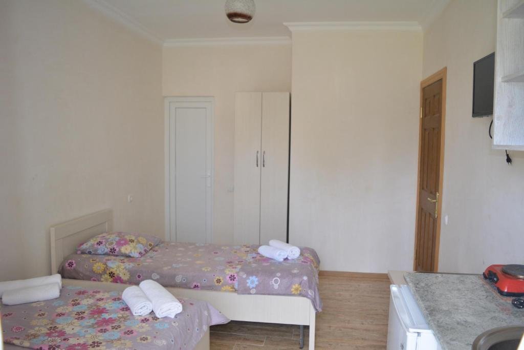 Уреки: Sun House