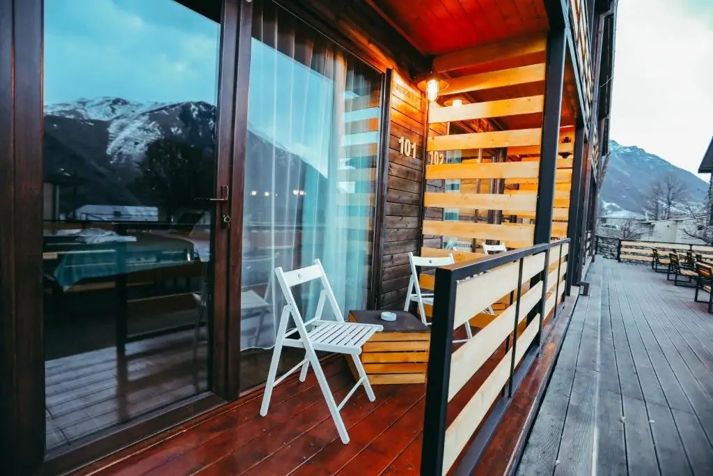 Степанцминда: Wooden Hotel Kazbegi