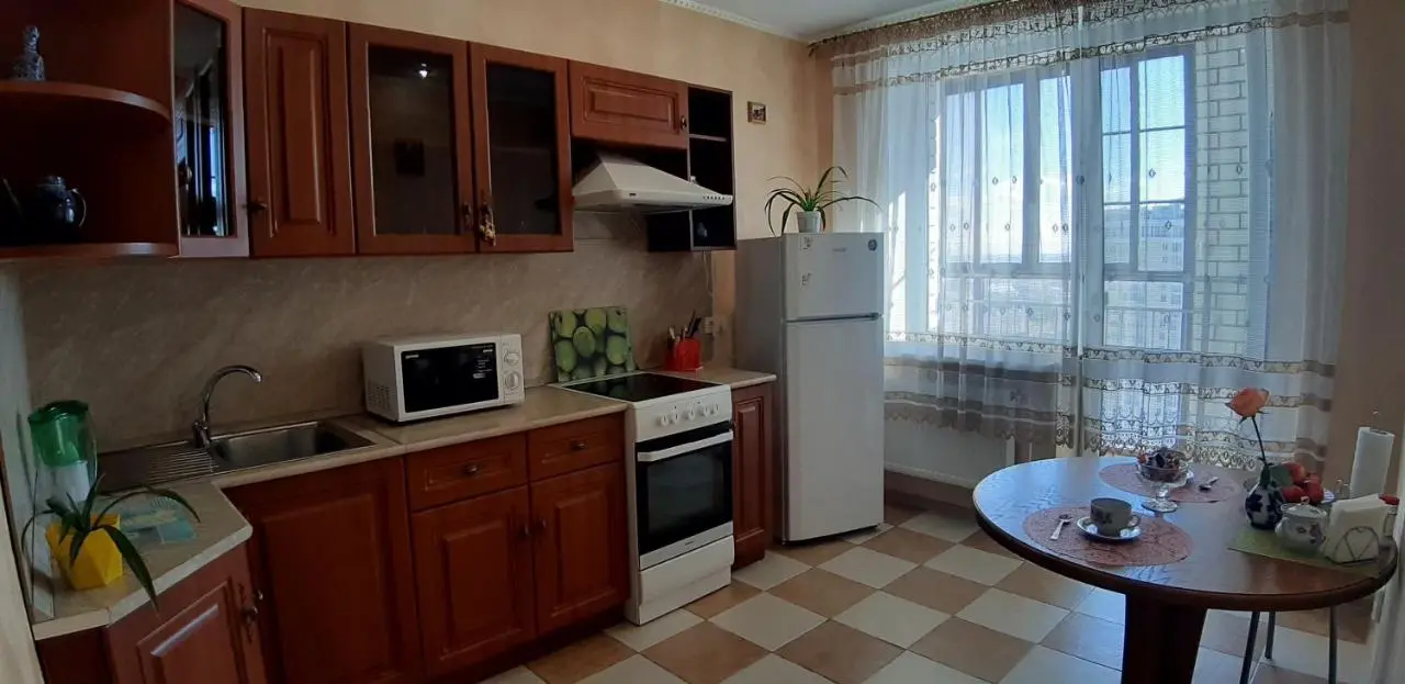 Волгоград: Новый дом в Центре, 18 и 11 этаж