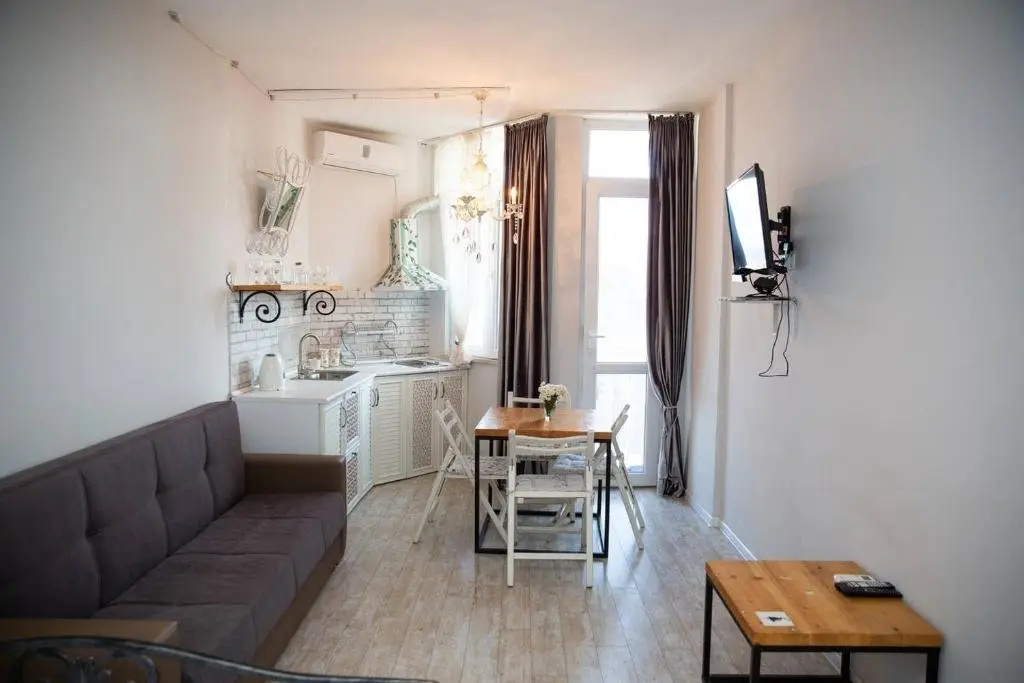 Cozy Studio apt w/balcony near the sea in Batumi — фото 1