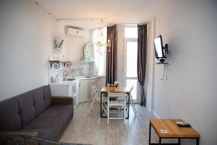 Батуми: Cozy Studio apt w/balcony near the sea in Batumi