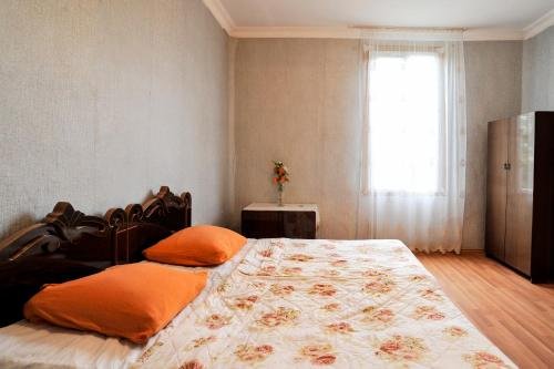 Анаклия: Nini House