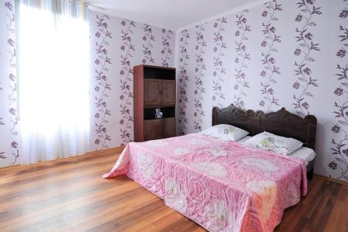 Анаклия: Nini House