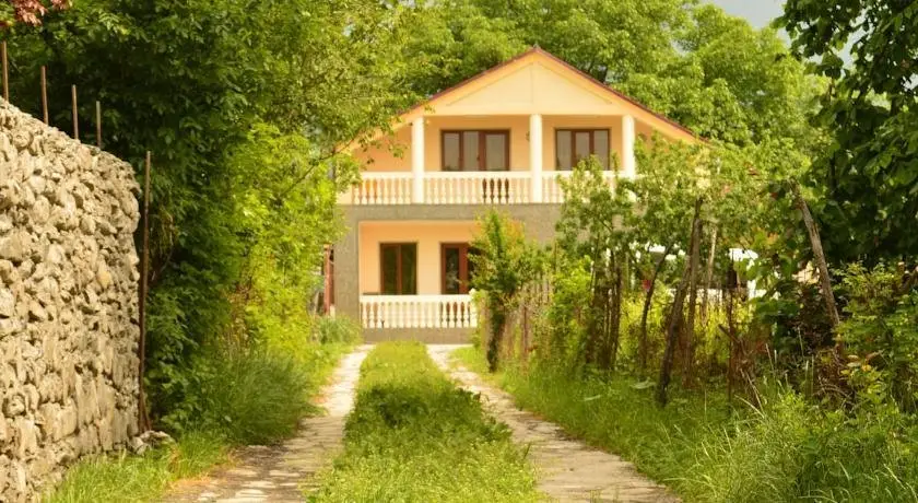 Кварели: Nona Guest House