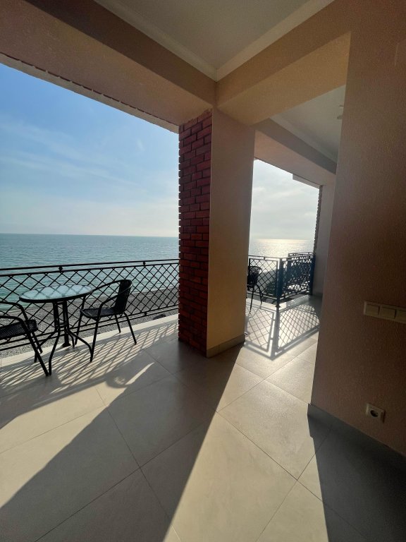 Мини-отель Leon Beach Hotel — фото 1