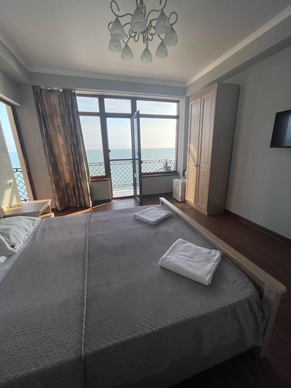 Новый Афон: Мини-отель Leon Beach Hotel