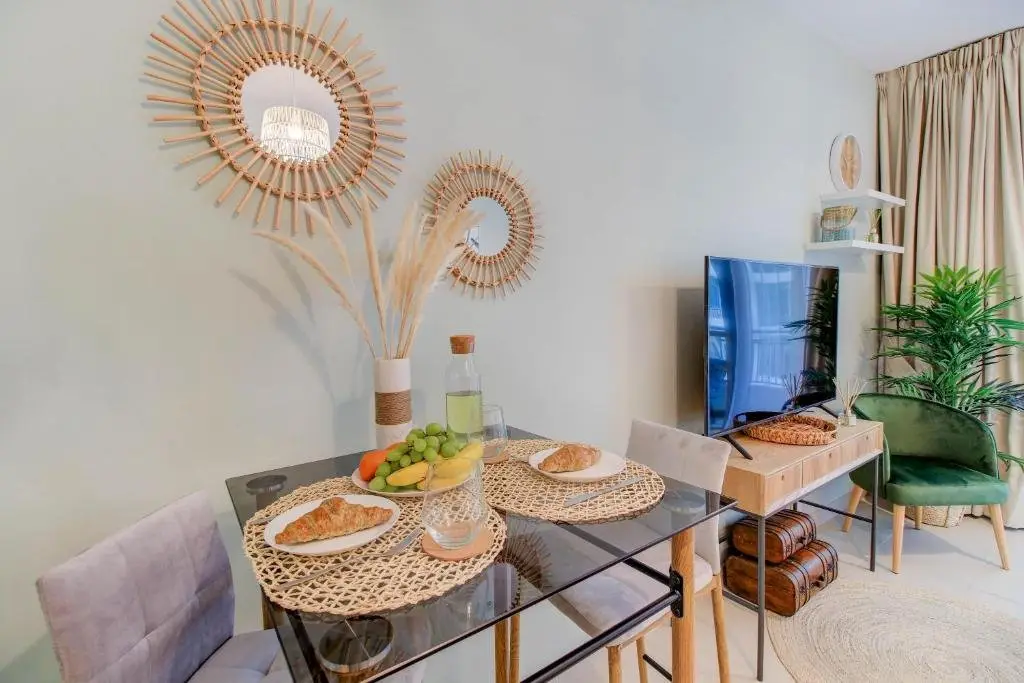 Durrani Homes - Luxurious Studio near Dubai Mall with pool view — фото 1