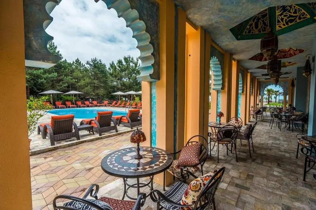 Чакви: Dreamland Oasis of happiness