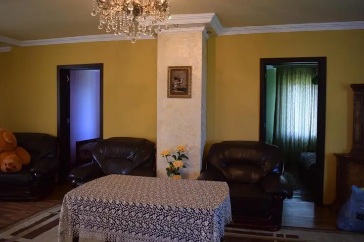 Букнари: Bondo house