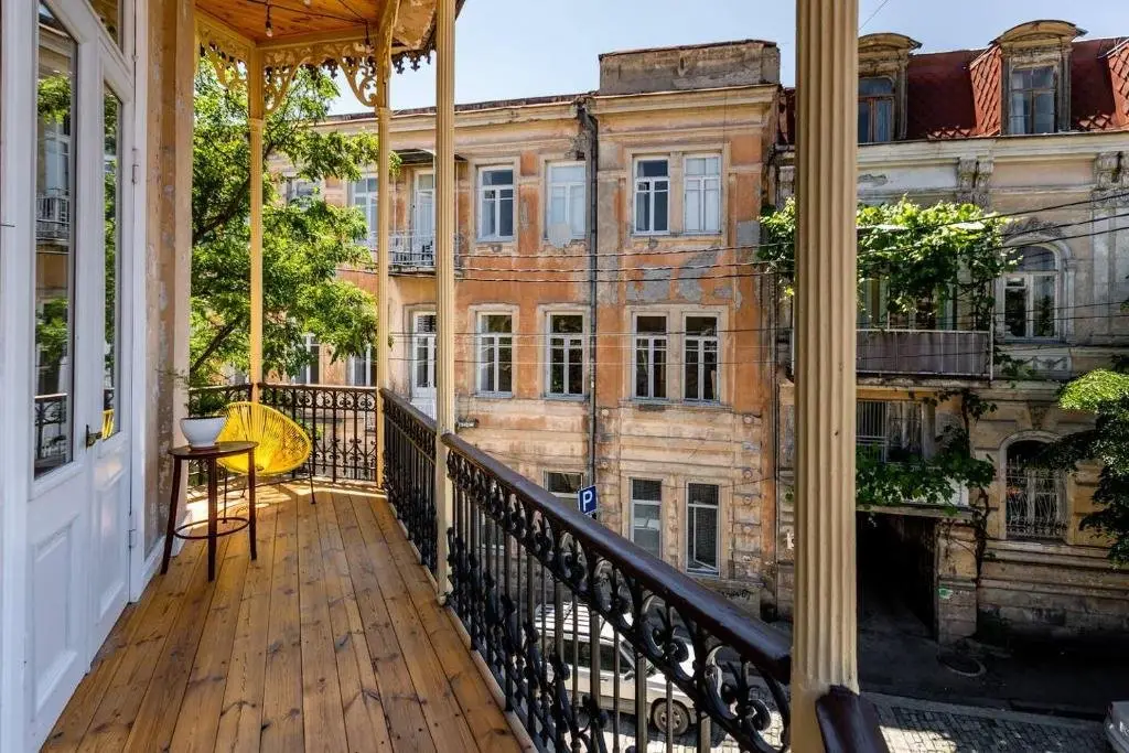 Тбилиси: Wehost Spacious Apartment