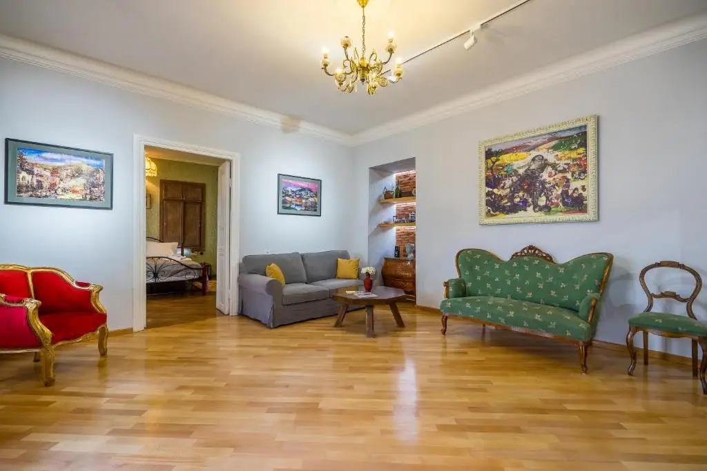 Тбилиси: Gallery Apartment