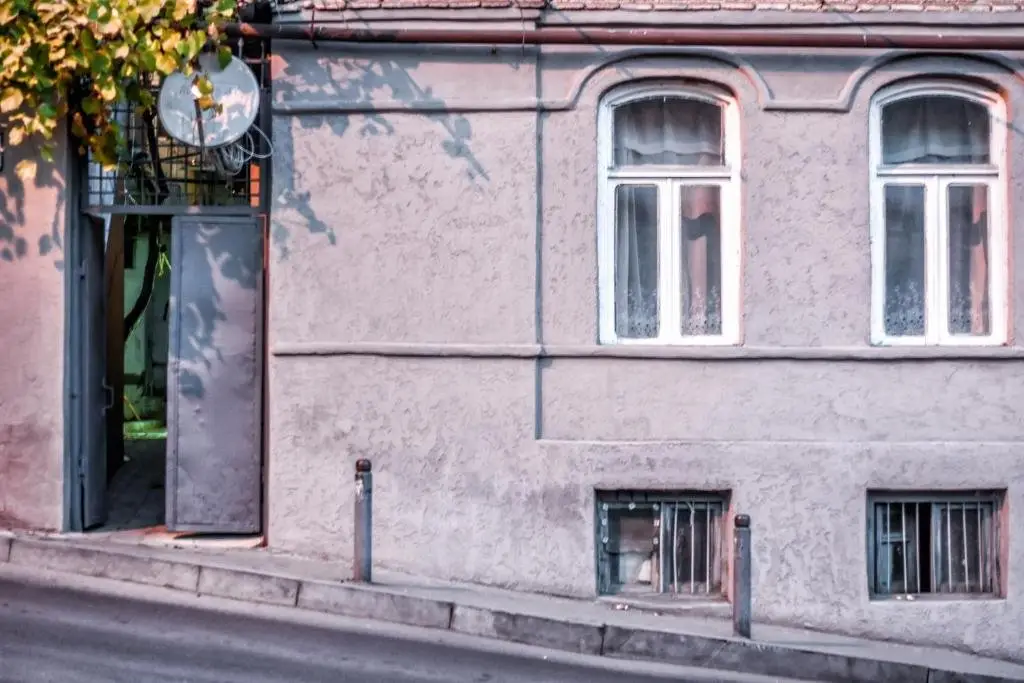 Тбилиси: Barnovi's N5 Home