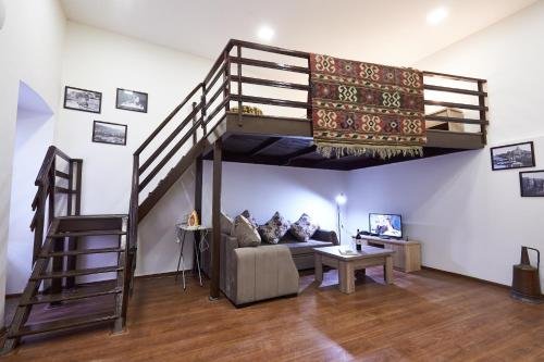 Тбилиси: Pheasant Home in Old Tbilisi