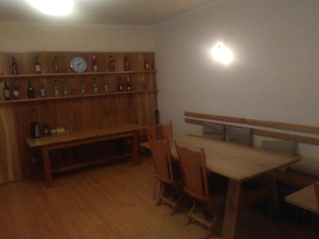 Местиа: Nanila Guesthouse