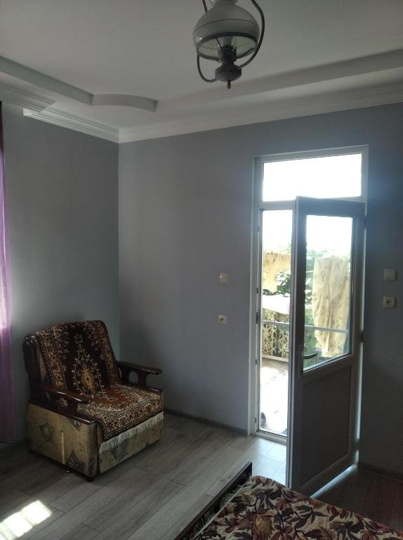 Григолети: Roin Guest House