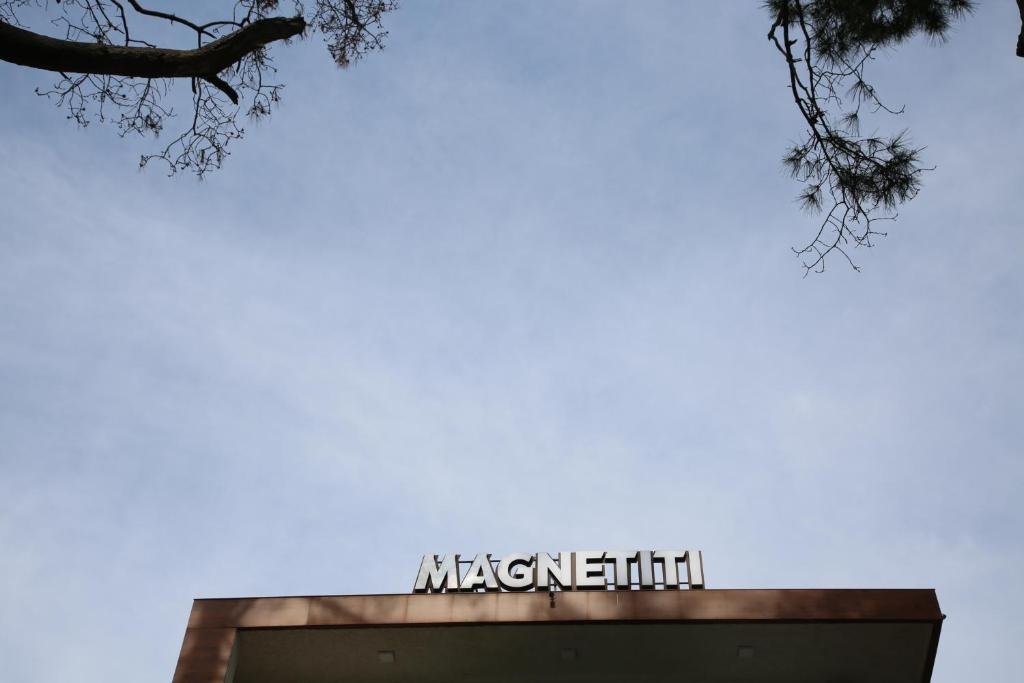 Уреки: Magnetiti