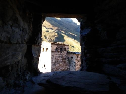 Ушгули: Old house