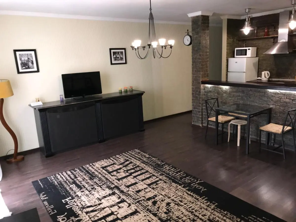 Волгоград: Apartments on Alleya Geroyev 4