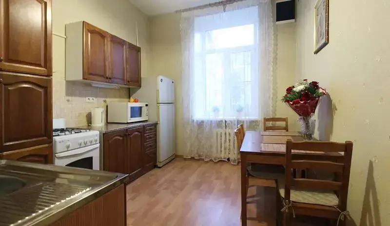 Москва: На Смоленской