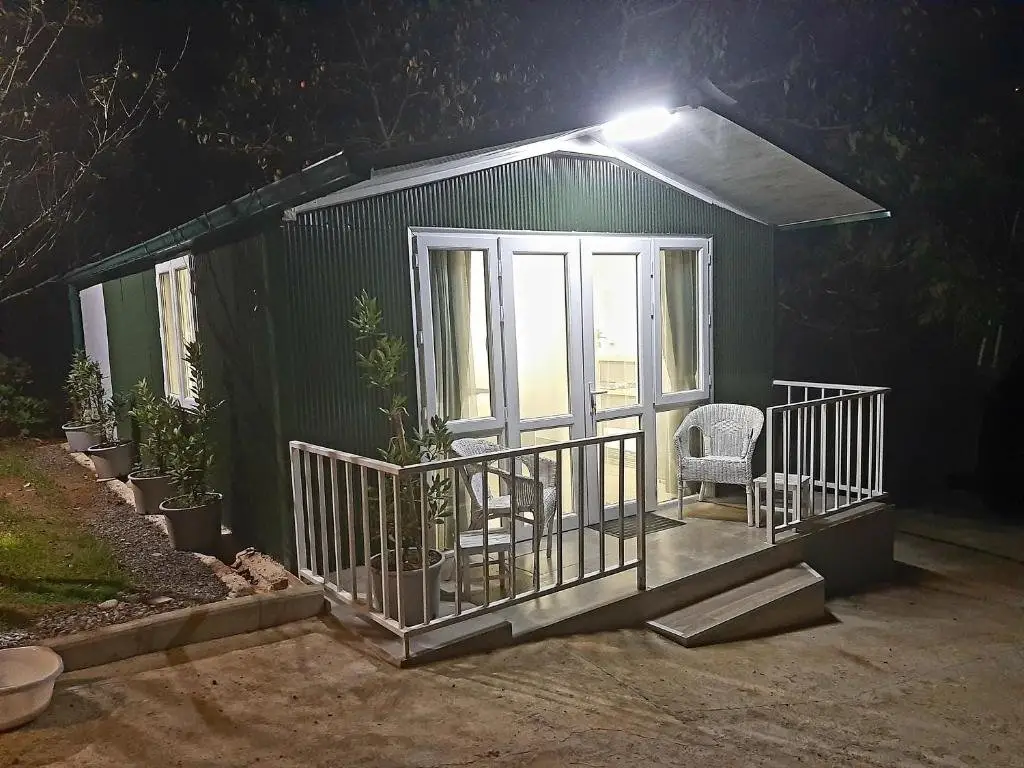 Батуми: Lesley's Cottage