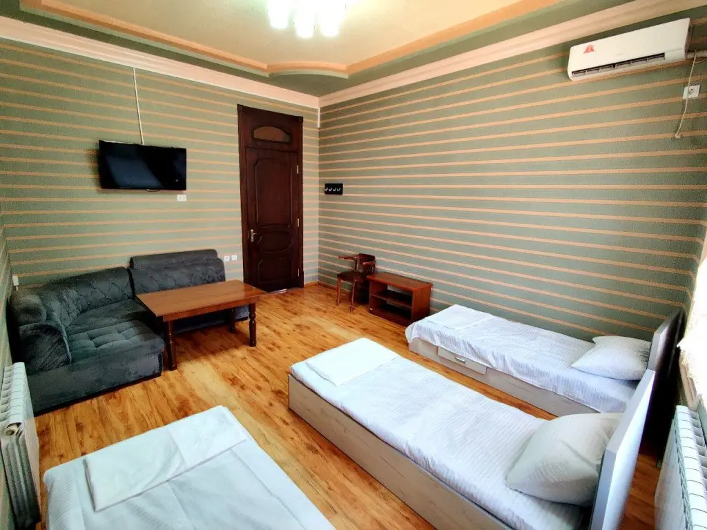 Андижан: O'zbek Hotel